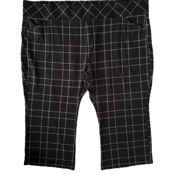 Torrid Size 6S (30) Short Pull On Pixie Wide Leg Studio Luxe Ponte Pant - Picture 1 of 9